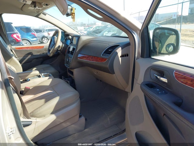44301857 :رقم المزاد ، 2C4RC1BGXFR717681 vin ، 2015 Chrysler Town & Country Touring مزاد بيع
