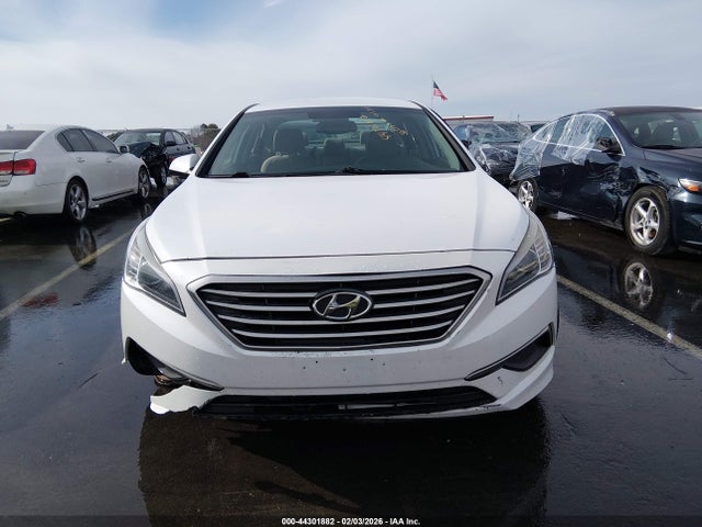 2016 Hyundai Sonata Se მანქანა იყიდება აუქციონზე, vin: 5NPE24AF7GH340138, აუქციონის ნომერი: 44301882