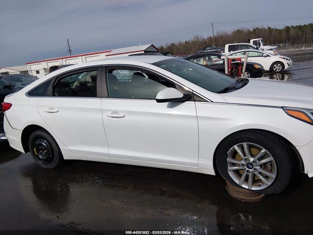 2016 Hyundai Sonata Se მანქანა იყიდება აუქციონზე, vin: 5NPE24AF7GH340138, აუქციონის ნომერი: 44301882
