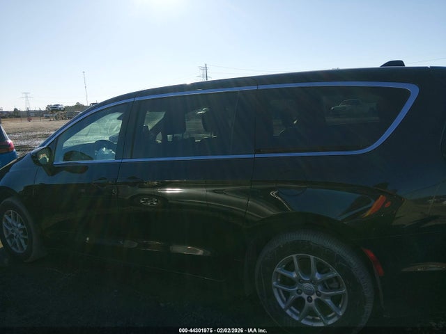2C4RC1BG2SR577037 Chrysler Pacifica Select