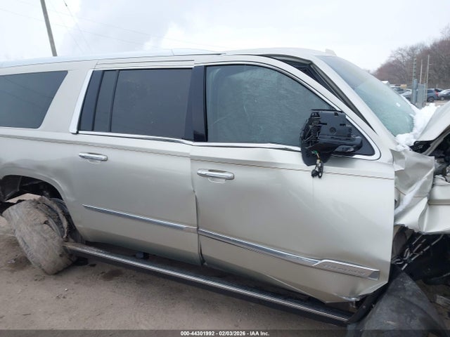 Продажа на аукционе авто 2016 Cadillac Escalade Esv Platinum, vin: 1GYS4KKJ8GR276103, номер лота: 44301992