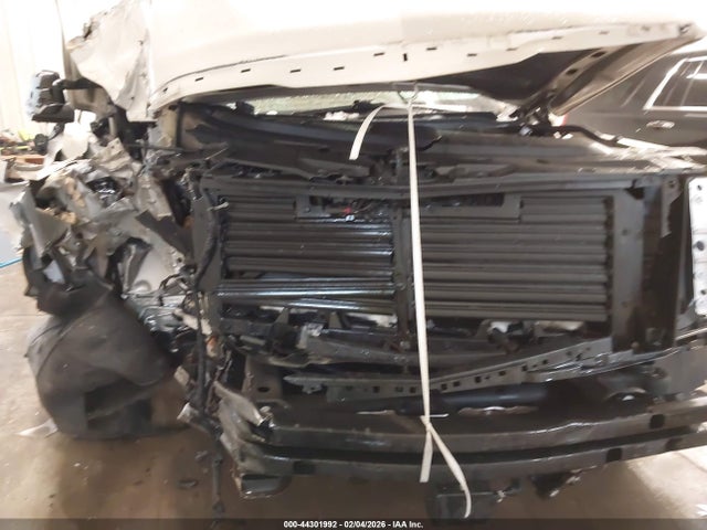 Продажа на аукционе авто 2016 Cadillac Escalade Esv Platinum, vin: 1GYS4KKJ8GR276103, номер лота: 44301992