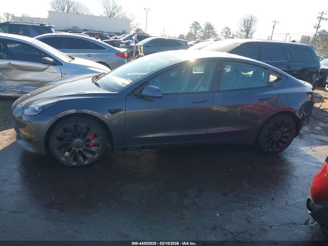 2021 Tesla Model 3 Performance Dual Motor All-wheel Drive მანქანა იყიდება აუქციონზე, vin: 5YJ3E1EC7MF093663, აუქციონის ნომერი: 44302028