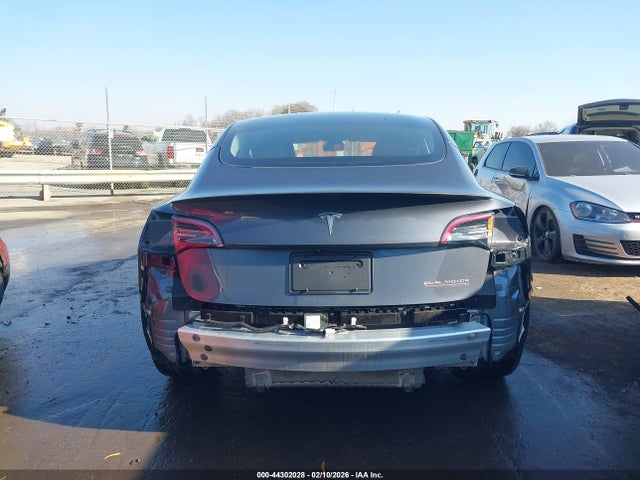 2021 Tesla Model 3 Performance Dual Motor All-wheel Drive მანქანა იყიდება აუქციონზე, vin: 5YJ3E1EC7MF093663, აუქციონის ნომერი: 44302028