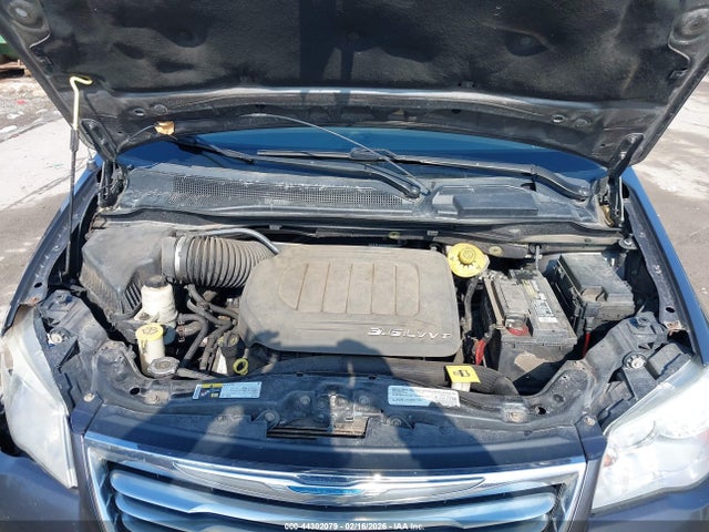 44302079 :رقم المزاد ، 2C4RC1BG2FR596161 vin ، 2015 Chrysler Town & Country Touring مزاد بيع