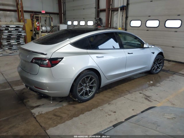 2018 TESLA MODEL 3 5YJ3E1EA0JF008768 Photo 3