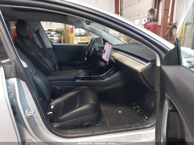 2018 TESLA MODEL 3 5YJ3E1EA0JF008768 Photo 4