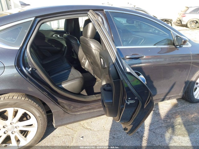 Aukcja sprzedaży 2017 Chrysler 200 Limited Platinum, vin: 1C3CCCAB1HN506526, numer aukcji: 44302192