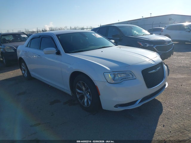 2015 CHRYSLER 300 2C3CCAAG7FH743091