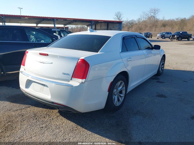 2015 CHRYSLER 300 2C3CCAAG7FH743091 Photo 3