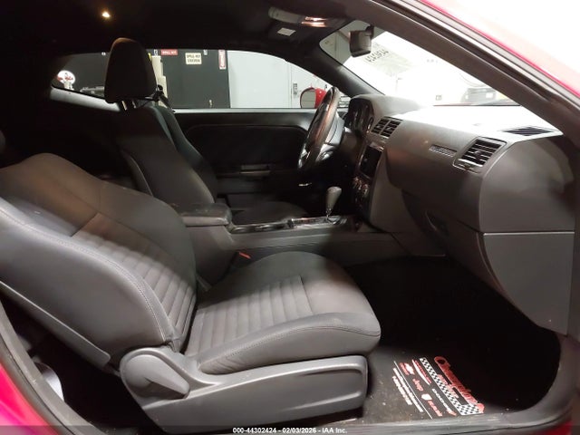 44302424 :رقم المزاد ، 2C3CDYAG1EH229760 vin ، 2014 Dodge Challenger Sxt مزاد بيع