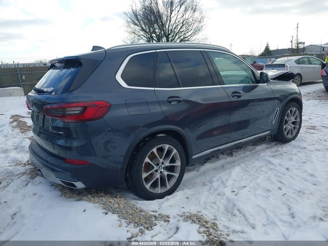 2019 BMW X5 5UXCR6C59KLL36520 Photo 3