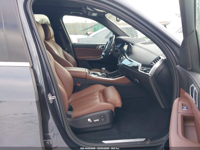 2019 BMW X5 5UXCR6C59KLL36520 Photo 4