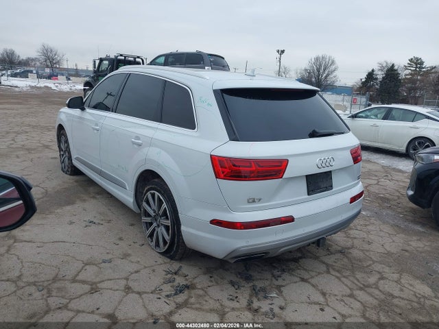 2017 AUDI Q7 WA1LAAF77HD014142 Photo 2