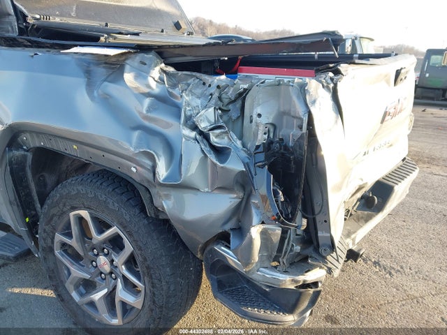 3GTUUDED7SG342228 GMC Sierra 1500 4wd Short Box Slt