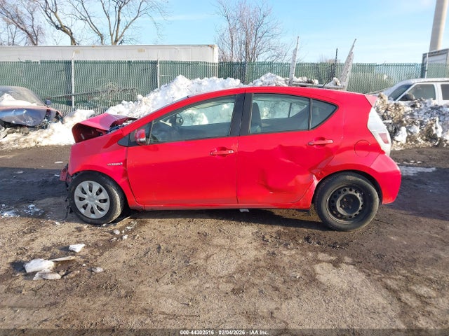 Toyota Prius C One 2014 JTDKDTB30E1072176 Image 14