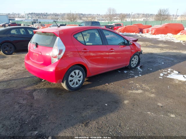 Toyota Prius C One 2014 JTDKDTB30E1072176 Image 4
