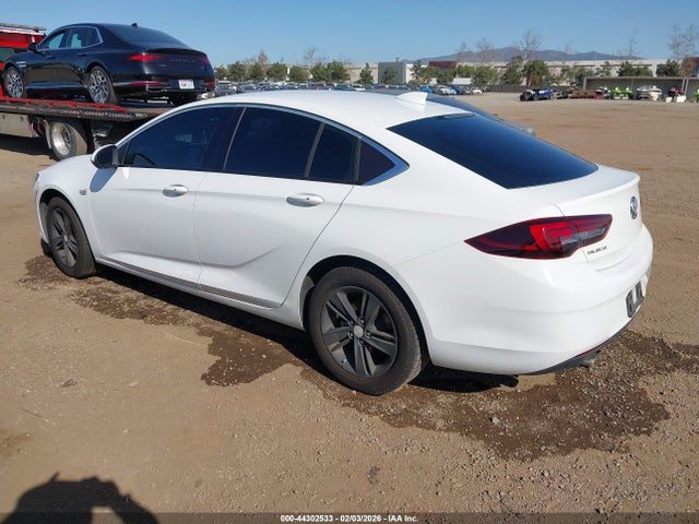 Buick Regal Sportback Preferred 2018 W04GL6SX2J1055347 Image 3