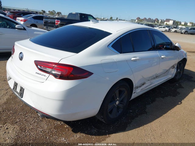 Buick Regal Sportback Preferred 2018 W04GL6SX2J1055347 Image 4