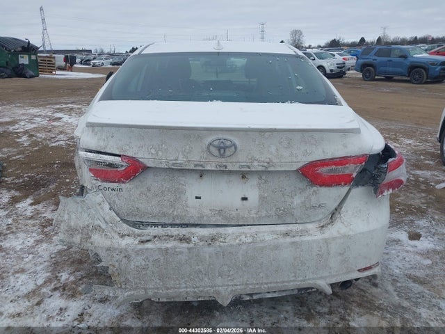 44302585 :رقم المزاد ، 4T1G11AK1LU942634 vin ، 2020 Toyota Camry Se مزاد بيع