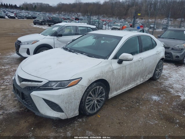 44302585 :رقم المزاد ، 4T1G11AK1LU942634 vin ، 2020 Toyota Camry Se مزاد بيع