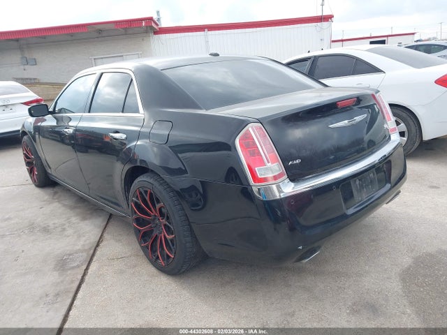 2011 CHRYSLER 300C 2C3CK6CTXBH524095 Photo 2