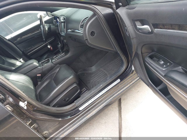 2011 CHRYSLER 300C 2C3CK6CTXBH524095 Photo 4