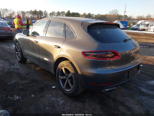 2018 PORSCHE MACAN WP1AA2A53JLB07341 Photo 2
