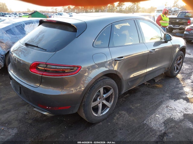 2018 PORSCHE MACAN WP1AA2A53JLB07341 Photo 3