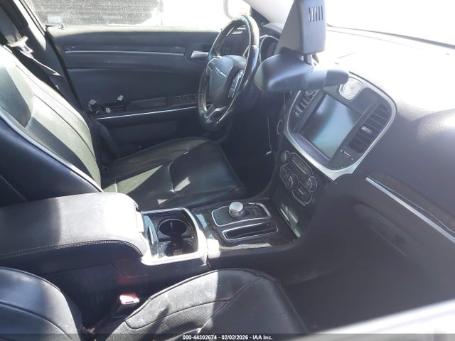 Продаж на аукціоні авто 2016 Chrysler 300c, vin: 2C3CCAEG5GH189755, номер лоту: 44302674