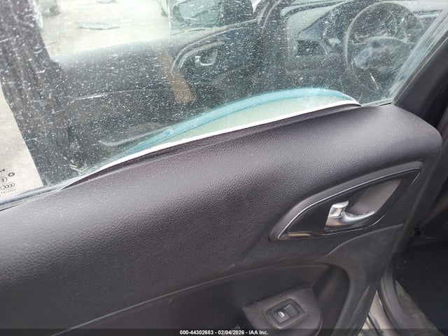 Продажа на аукционе авто 2015 Chrysler 200 S, vin: 1C3CCCBG2FN582179, номер лота: 44302683