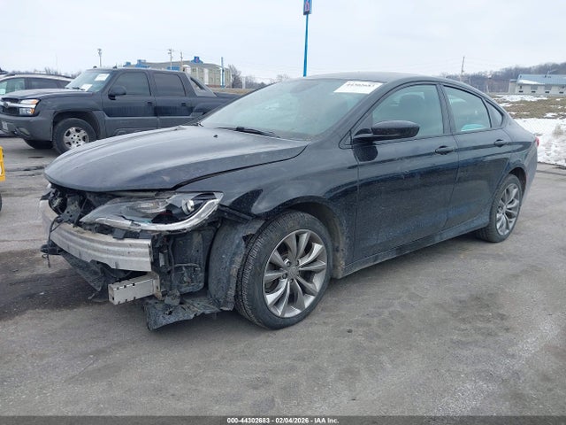 Продажа на аукционе авто 2015 Chrysler 200 S, vin: 1C3CCCBG2FN582179, номер лота: 44302683