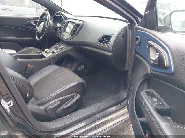 Продажа на аукционе авто 2015 Chrysler 200 S, vin: 1C3CCCBG2FN582179, номер лота: 44302683