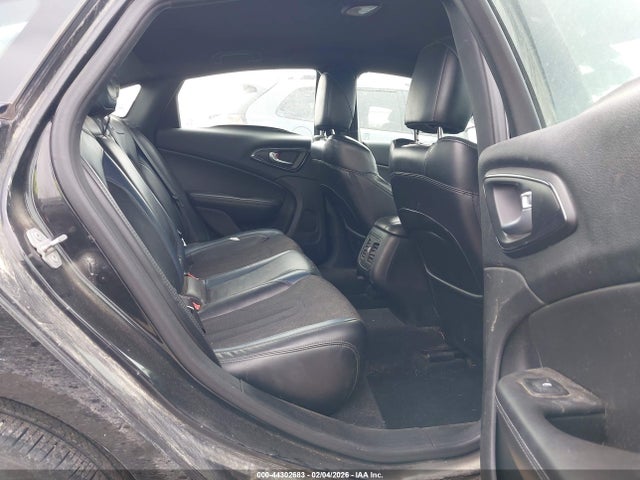 Продажа на аукционе авто 2015 Chrysler 200 S, vin: 1C3CCCBG2FN582179, номер лота: 44302683