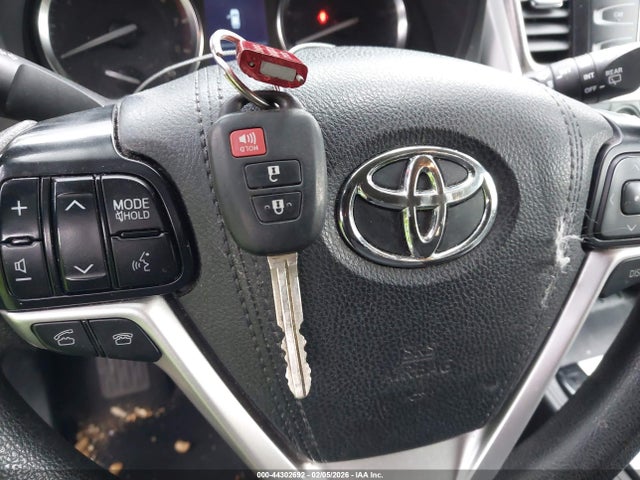 Продажа на аукционе авто 2016 Toyota Highlander Le, vin: 5TDZARFH6GS020122, номер лота: 44302692