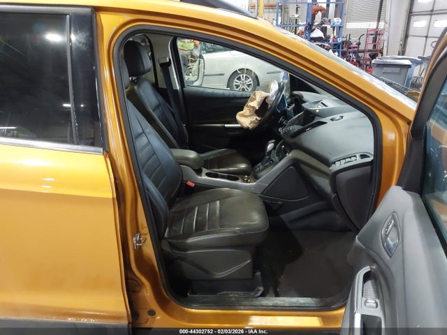 1FMCU9G99GUB01482 Ford ESCAPE SE