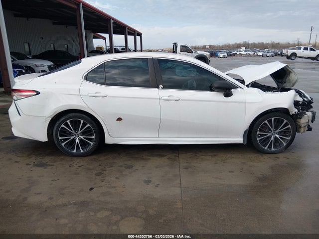 4T1B11HK8JU592478 Toyota CAMRY SE