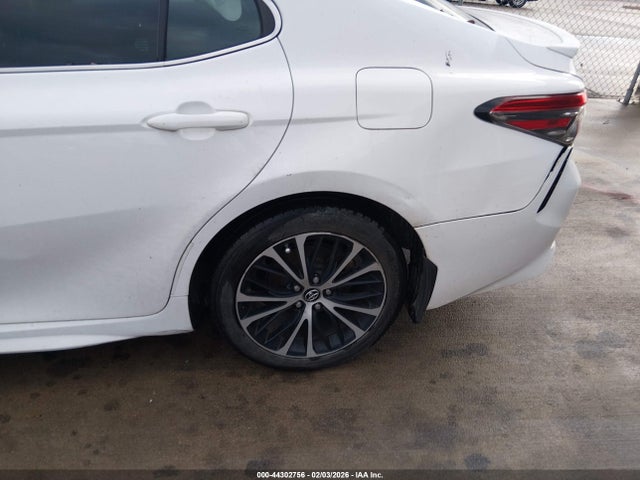 4T1B11HK8JU592478 Toyota CAMRY SE