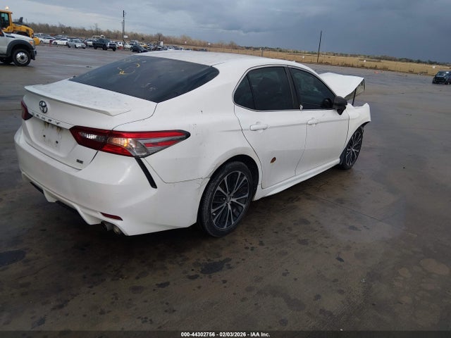 4T1B11HK8JU592478 Toyota CAMRY SE