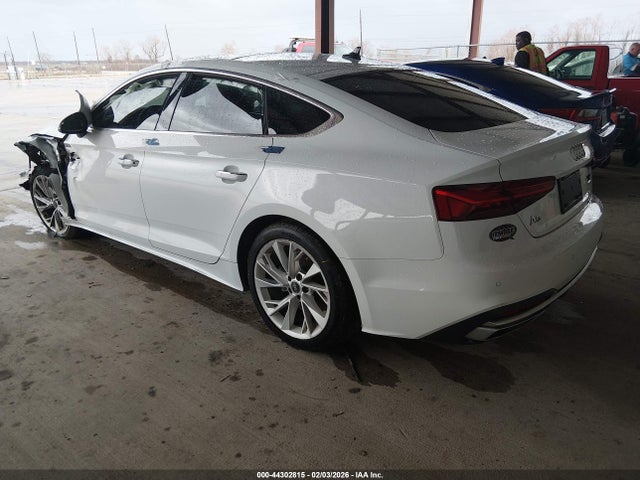 2023 AUDI A5 SPORTBACK WAUCBCF52PA000563 Photo 2