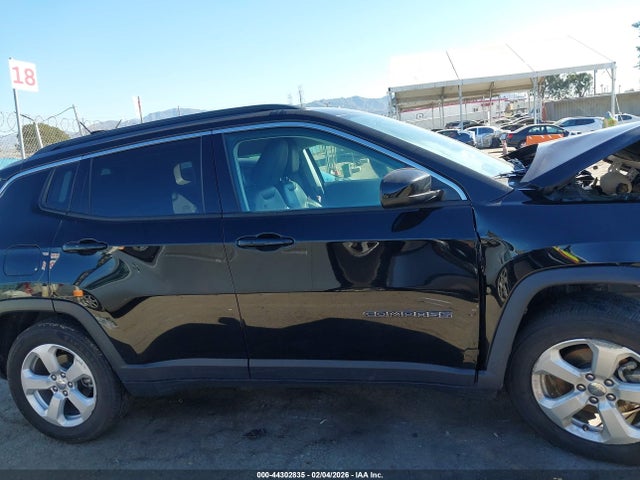 3C4NJCBBXLT141264 Jeep Compass Latitude Fwd