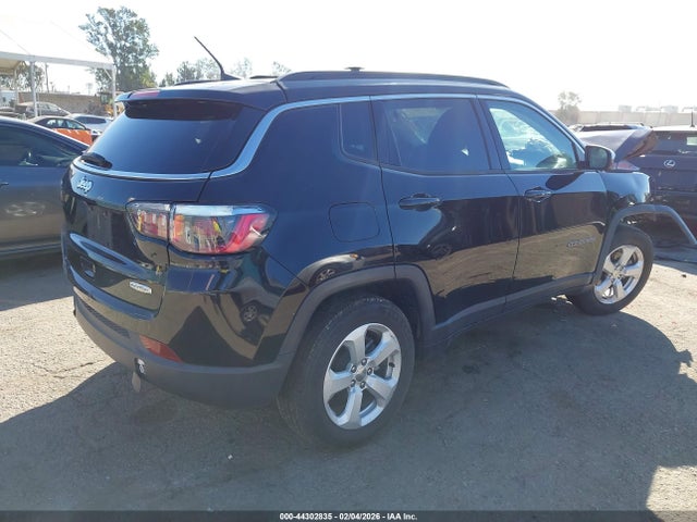 3C4NJCBBXLT141264 Jeep Compass Latitude Fwd