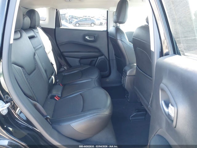 3C4NJCBBXLT141264 Jeep Compass Latitude Fwd