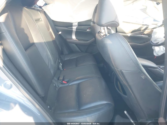 44302847 :رقم المزاد ، 3MVDMADL4MM210893 vin ، 2021 Mazda Cx-30 Premium مزاد بيع