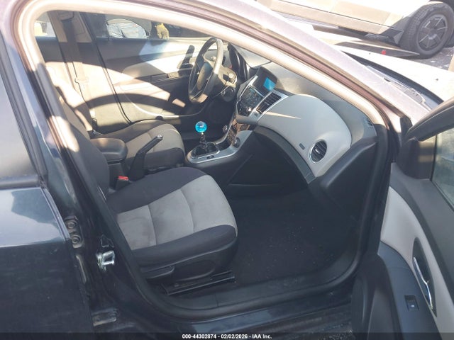 1G1PB5SH8G7152174 Chevrolet Cruze Limited Ls Manual