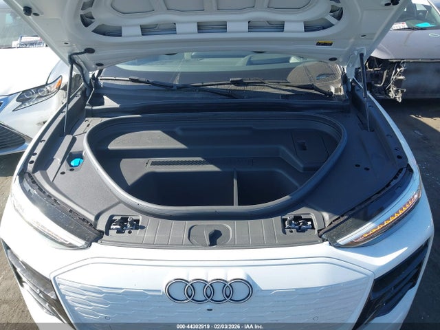 2025 AUDI Q6 E-TRON WA124BGF0SA026088 Photo 9