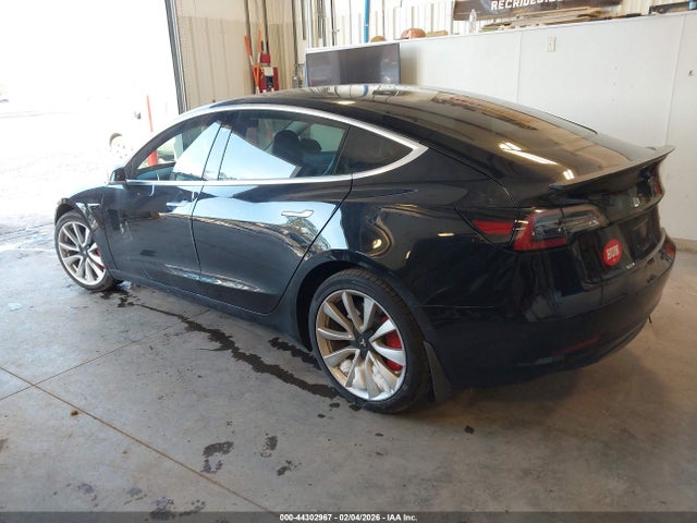 2018 TESLA MODEL 3 5YJ3E1EB9JF071344 Photo 2