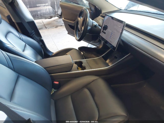 2018 TESLA MODEL 3 5YJ3E1EB9JF071344 Photo 4