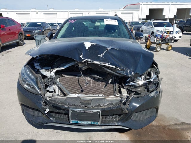 Продажа на аукционе авто 2015 Mercedes-benz C-class C 300, vin: 55SWF4KB5FU079768, номер лота: 44302994