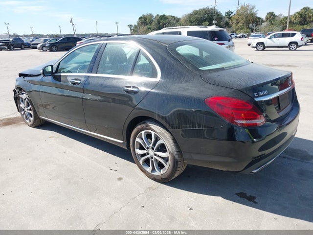 2015 MERCEDES-BENZ C-CLASS 55SWF4KB5FU079768 Photo 2